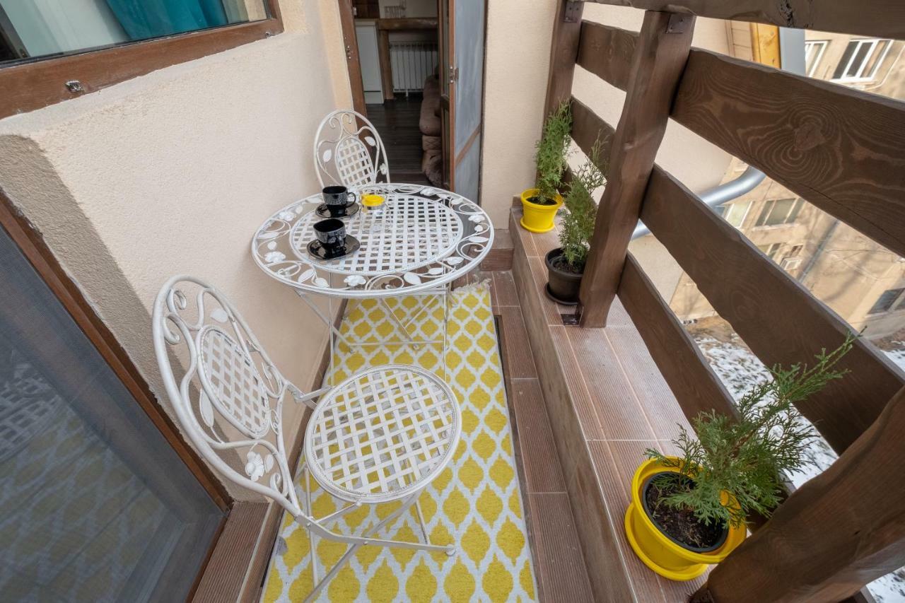 2-Bedroom Elegant Apartment In Mediterranean Style Sofia Exterior photo
